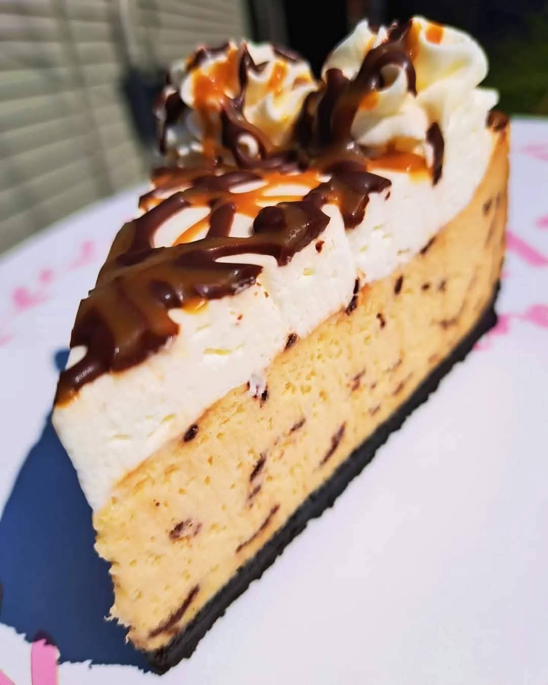 Caramel-Fudge-Ripple-Cheesecake