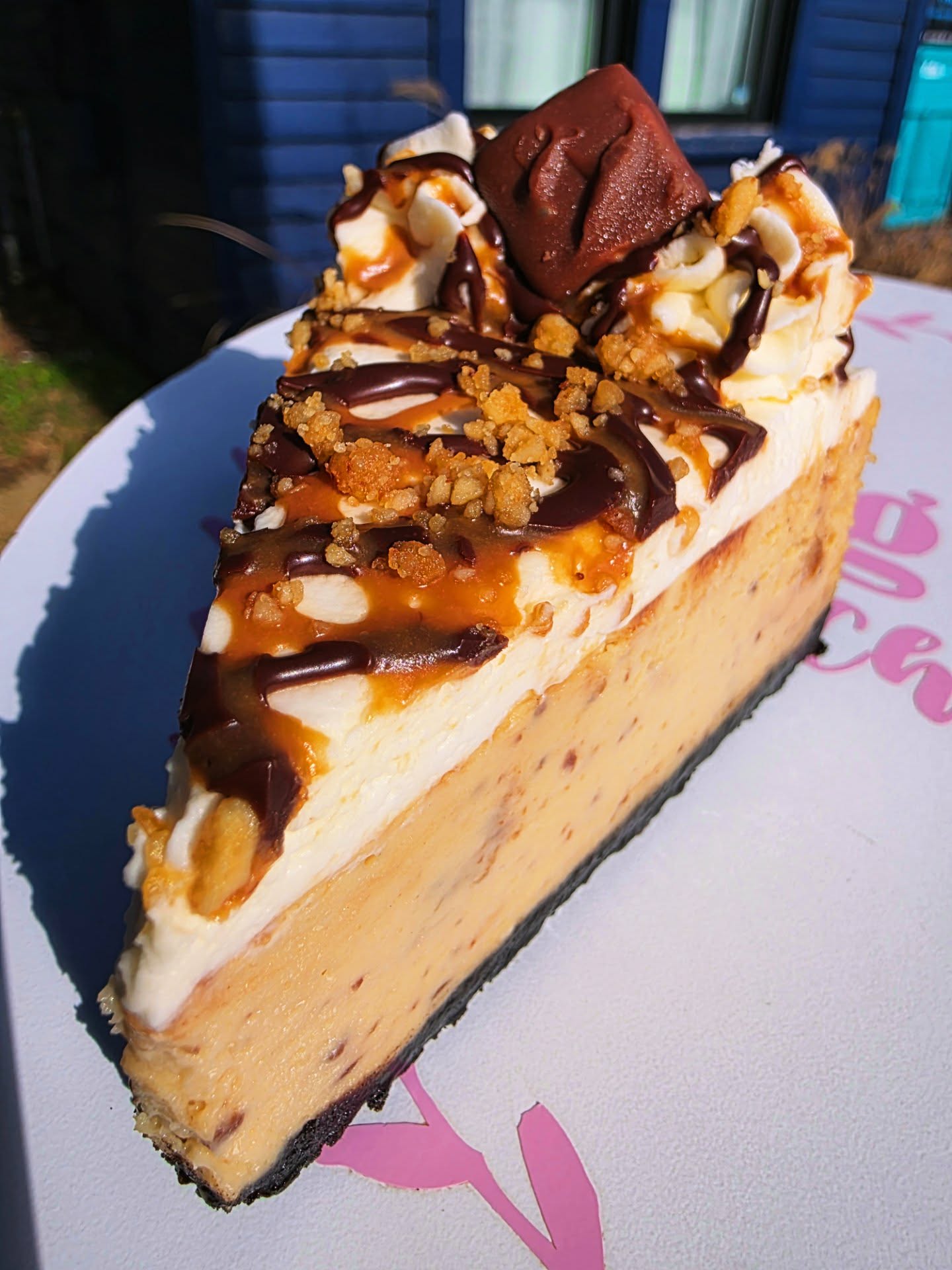 Caramel-Snicker's-Cheesecake