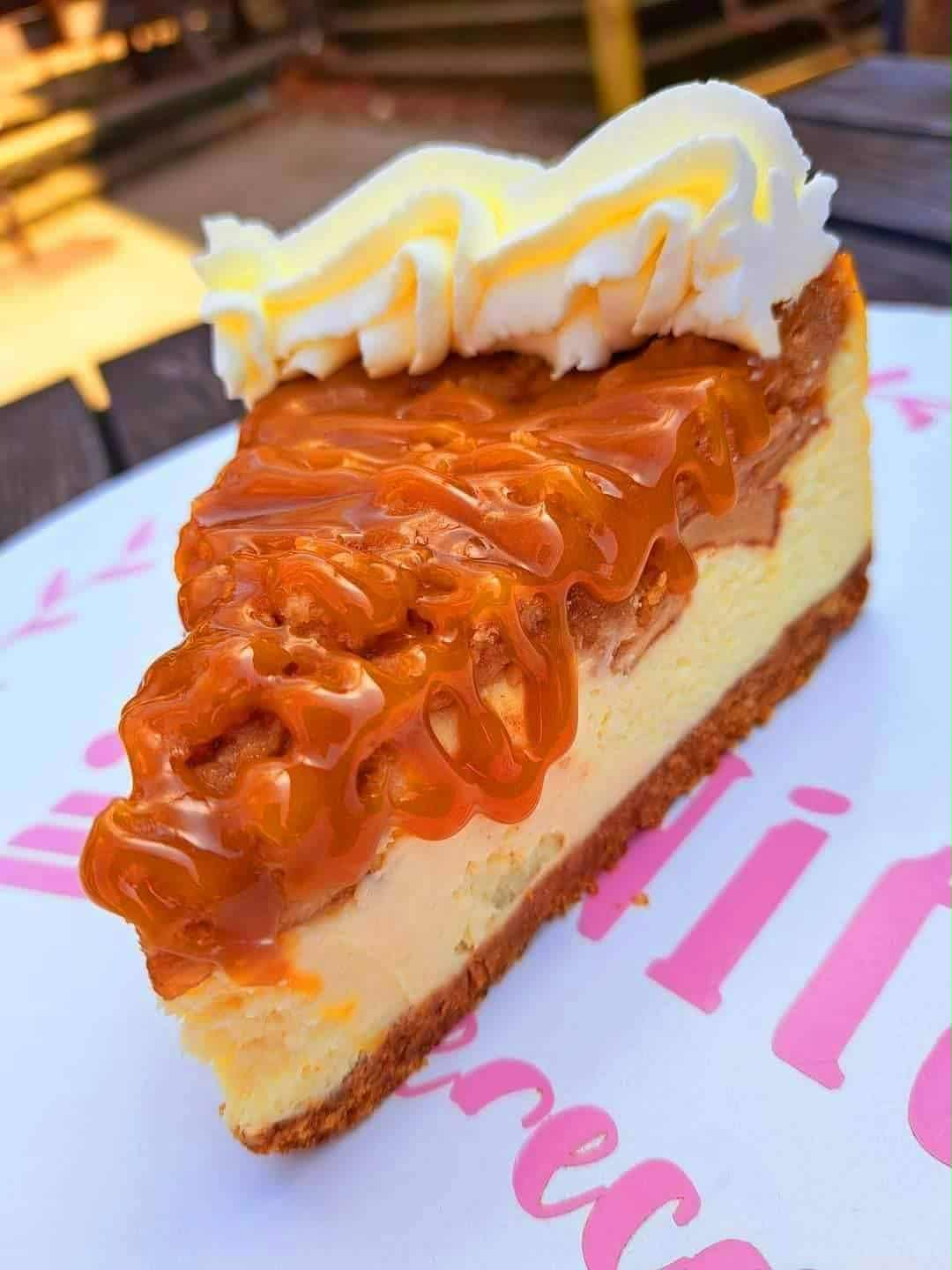 Caramel-apple-cheesecake