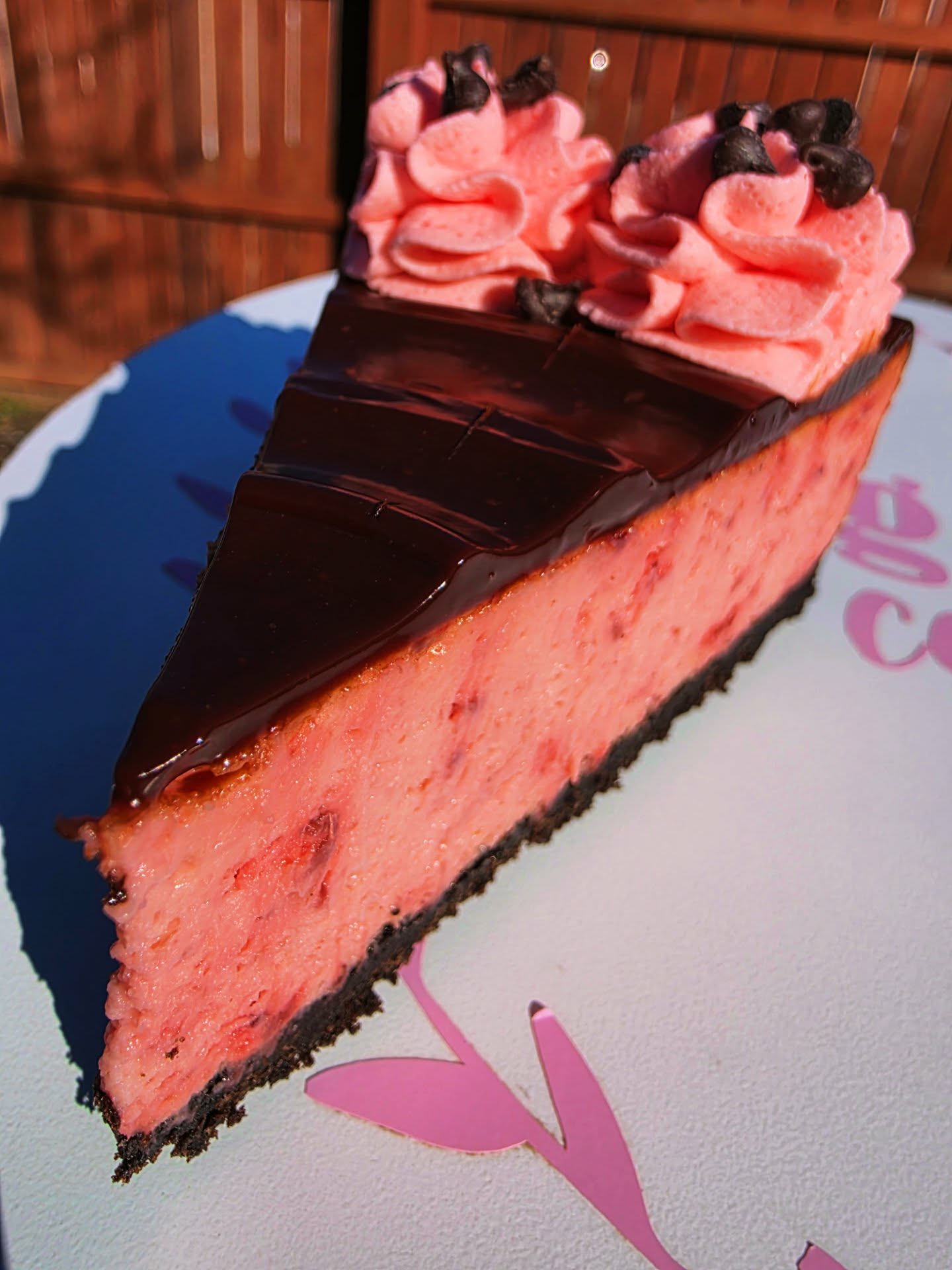 Choc-Covered-Strawberry-Cheesecake