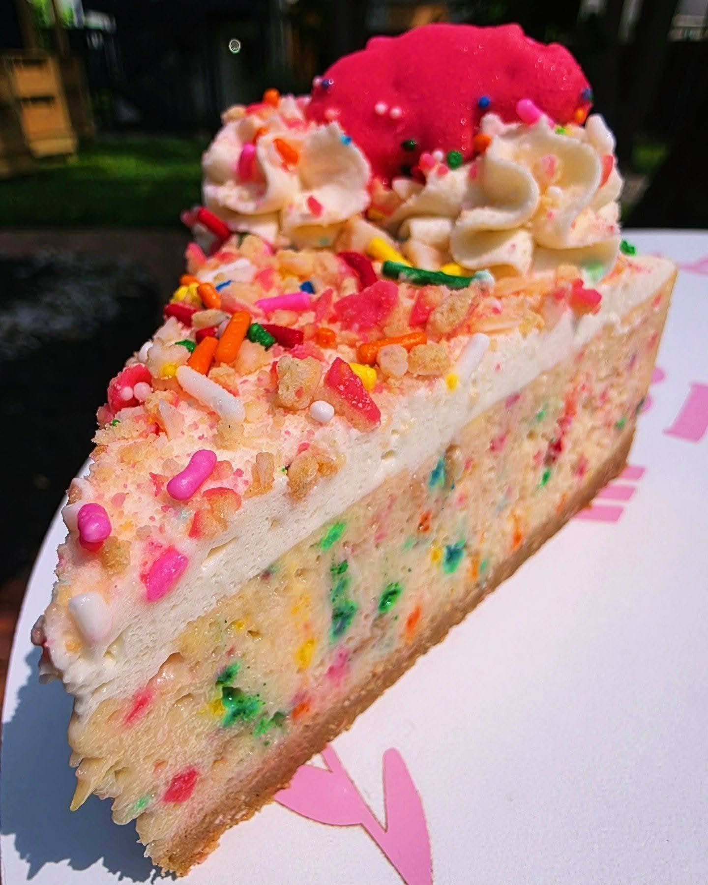 Frosted-Animal-Cookie-Cheesecake