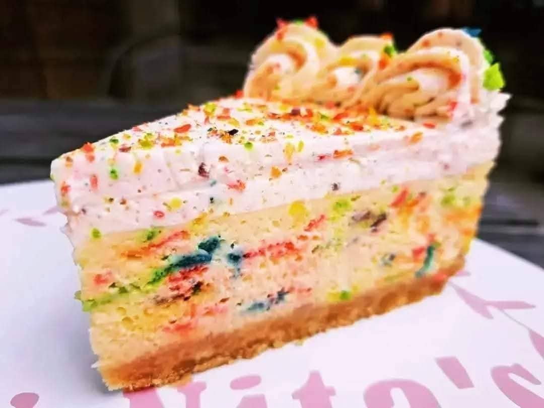 Fruity-Pebbles-Cheesecake