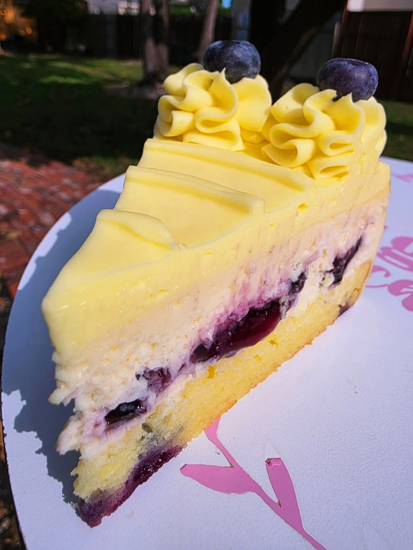 Lemon-Blueberry-Cake-Cheesecake