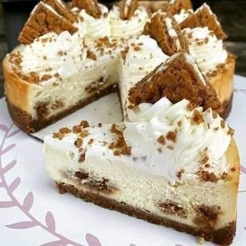 Oatmeal-Creme-Pie-Cheesecake