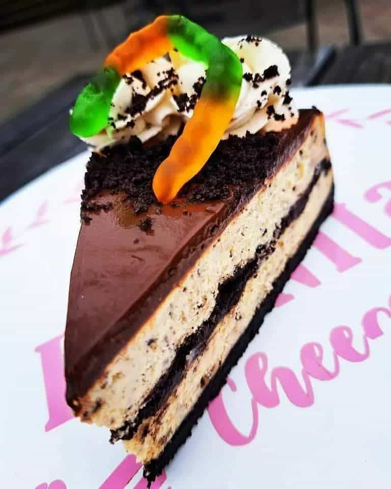 Oreo-dirt-cheesecake