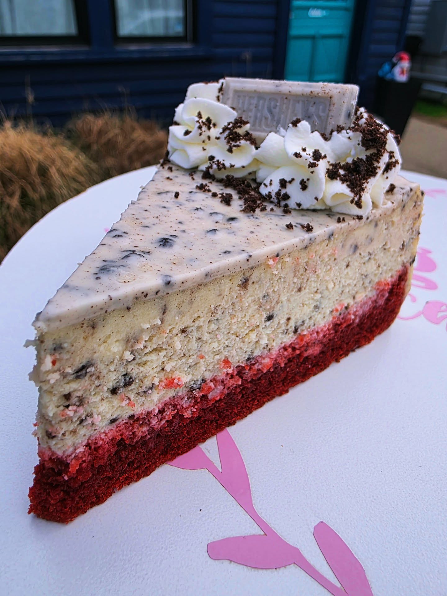 Red-Velvet-Cookies-N-Creme-Cake-Cheesecake